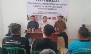Panwaslu Kecamatan Cimanggung, Kabupaten Sumedang saat berikan pemaparan larangan aturan dalam kampanye Pemilu 2024.