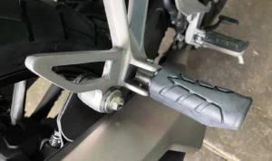 Ilustrasi: Footsetp atau pijakan kaki di sepeda motor.