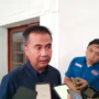 Pj Gubernur Jabar, Bey Triadi Machmudin saat ditanya mengenai UMK 2024 di Jabar.