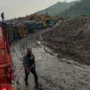 Sejumlah truk pengangkut sampah tengah mengantre di TPAS Sarimukti, Kabupaten Bandung Barat.