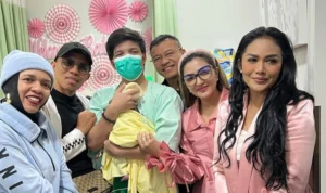 Tepat di Tanggal Cantik, Aurel Hermansyah Melahirkan Anak Kedua! Keluarga Besar Bahagia / Instagram Geni Faruk