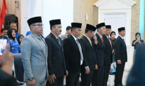Para pejabat di lingkungan Pemkot Bogor yang dirotasi oleh Wali Kota Bogor, Bima Arya di Balai Kota Bogor, Jumat (17/11). (Yudha Prananda / Jabar Ekspres)