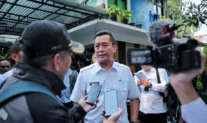 Sampah Menumpuk di TPS Kota Bandung, Ini Strategi Ema Sumarna