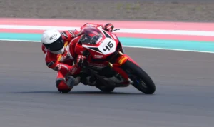 Gelar Juara Asia Diperebutkan Dua Pebalap Astra Honda Gelar Juara Asia Diperebutkan Dua Pebalap Astra Honda