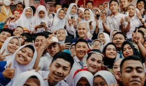 pasangan Calon Presiden ( Capres ) Ganjar Pranowo – Mahfud MD berencana akan rikan program SMKN gratis di seluruh Indonesia.