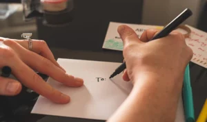Ilustrasi Contoh Ide Pesan Surat Hari Guru Nasional 2023 untuk Wali Kelas/ Pexels/ Castorly Stock