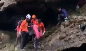 Pendaki Peziarah Gunung Rinjani Meninggal di Goa Susu, Evakuasi Sempat Terhambat