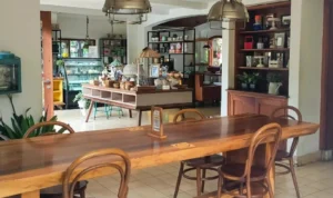 Salah satu lokasi kuliner unik di Bandung. (instagram missbee_providore)