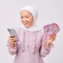 ILUSTRASI: Dapat Saldo DANA gratis dari promo akhir tahun DANA. (freepik)