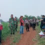 Tim Kantor Jasa Penilai Publik (KJPP) yang didampingi Tim Terpadu Penertiban Lahan UIII menggelar proses penilaian bangunan dan tumbuhan warga yang berdiri di sisah lahan UIII seluas 32,9 hektar.