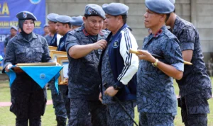 Sematkan 34 Baret, Kepala BNN RI: Simbol Peran Melawan Bandar-Bandar Narkotika Sematkan 34 Baret, Kepala BNN RI: Simbol Peran Melawan Bandar-Bandar Narkotika