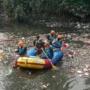 Antisipasi Bencana Banjir, JRN Bersihkan Sampah di Sungai Cicukang Bandung