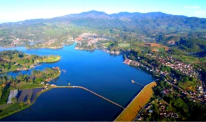 Situ Cileunca, salah satu destinasi pariwisata unggulan di Kabupaten Bandung.