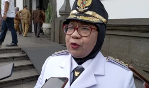 Dok. Kepala Dinsos Jabar, Ida Wahida Hidayati. Senin (4/11). Foto. Sandi Nugraha.