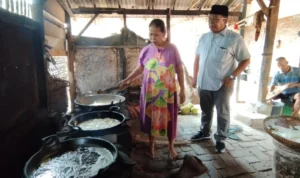 Bambang Hidayah Mulai Blusukan ke Warga, Dorong Pengembangan UMKM dan Kerajinan Lokal Bambang Hidayah Mulai Blusukan ke Warga, Dorong Pengembangan UMKM dan Kerajinan Lokal