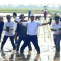Mentan Dorong Penggunaan Alat Pertanian Modern untuk Gaet Petani Milenial