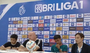 Loyo Serta Minim Kreatifitas, Persib Takluk Dihadapan Publik Sendiri Pelatih Persib Bandung, Bojan Hodak mengaku tak puas perihal permainan Pangeran Biru kontra Persik Kediri (Sadam Husen Soleh Ramdhani)