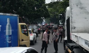 Lancar, Contraflow di Tol Jakarta-Cikampek Dihentikan Lancar, Contraflow di Tol Jakarta-Cikampek Dihentikan