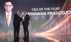 Dirut PLN Darmawan Prasodjo Dinobatkan Jadi CEO Of The Year