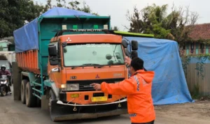 Pemprov Jabar Tanggapi Persoalan Truk dan Jalan Khusus Tambang Parungpanjang