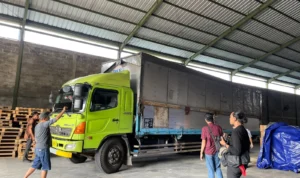Satu dari Tiga Truk Distribusi Logistik Surat Suara ke KPU Kabupaten Bandung Alami Mogok
