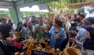 Anang-Ashanty Berikan Materi di Jambore UMKM - IKM Kabupaten Bogor Anang-Ashanty Berikan Materi di Jambore UMKM - IKM Kabupaten Bogor