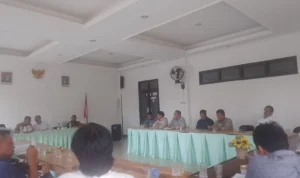 Suasana mediasi antara penggarap dan PT BSS terkait lahan Cijeruk, Kabupaten Bogor (20/12).