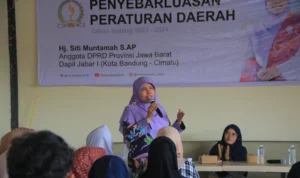 Pentingnya Menciptakan Wadah Khusus untuk Mengembangkan Potensi Perempuan dalam Pemilu Doc. Anggota Komisi V DPRD Provinsi Jawa Barat FPKS, H. Siti Muntamah, S.A.P, dalam Sosialisasi Penyebarluasan Peraturan Daerah di Kota Cimahi (istimewa)