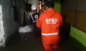 Penanganan banjir oleh BPBD Kota Cimahi.
