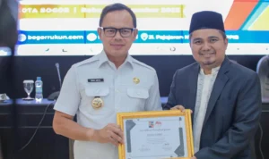 FKUB Klaim Indeks Kerukunan di Kota Bogor di 2023 Meningkat Wali Kota Bogor, Bima Arya bersama Ketua FKUB Kota Bogor, Hasbulloh. (Yudha Prananda / Jabar Ekspres)