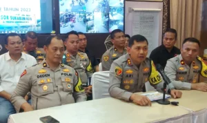 Polres Sukabumi Kota memberikan laporan akhir tahun 2023, dalam konferensi pers yang dilakukan di Gedung Juang, Kota Sukabumi (31/12).