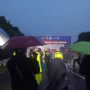Pihak kepolisian tutup jalur Puncak Bogor, Minggu 31 Desember 2023.