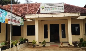 Kantor Kepala Desa Sirnasari yang akan berubah menjadi Desa Jatinunggal.