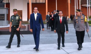 Ini Arti Dasi Kuning yang Dikenakan Jokowi Saat Akan Berangkat Ke Jepang