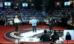 Momen Panas Debat Capres 2024: Prabowo Tak Terima Pernyataan Anies Mengenai Menurunnya Demokrasi dan Peran Oposisi Momen Panas Debat Capres 2024: Prabowo Tak Terima Pernyataan Anies Mengenai Menurunnya Demokrasi dan Peran Oposisi