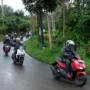 Pilih Jas Hujan yang Aman dan Nyaman Saat Berkendara di Musim Hujan