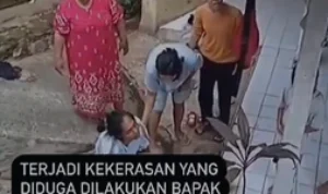Polres Sukabumi Amankan Ayah yang Diduga Siksa Anak Kandung hingga Terkapar Polres Sukabumi Amankan Ayah yang Diduga Siksa Anak Kandung hingga Terkapar