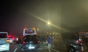 BREAKING NEWS! Demo Buruh Berujung Tol Cipularang Lumpuh, Netizen Keluhkan Hal Ini