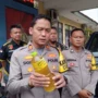Segel Gudang Packing 'Minyak Kita' di Bogor, Polisi Temukan Barang Bukti Ini Segel Gudang Packing 'Minyak Kita' di Bogor, Polisi Temukan Barang Bukti Ini