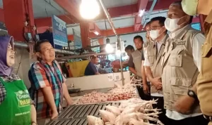 Jelang Nataru, Satgas Pangan Bareskrim Polri Cek Harga Kebutuhan Pokok di Pasar Cimahi