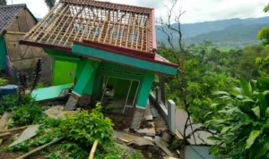 Pergerakan Tanah di Cireunghas Sukabumi, 5 Rumah Rusak hingga 43 Rumah Terancam