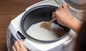 Berapa Menit Memasak Nasi untuk Hasil Terbaik, di Panci atau Rice Cooker? Berapa Menit Memasak Nasi untuk Hasil Terbaik, di Panci atau Rice Cooker?