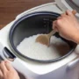 Berapa Menit Memasak Nasi untuk Hasil Terbaik, di Panci atau Rice Cooker?