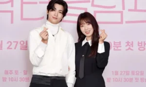 Park Shin Hye dan Park Hyun Sik saat konfrensi pers Drakor Doctor Slump