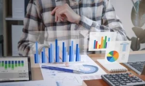 ILUSTRASI: Aplikasi penghasil uang investasi yang aman. (freepik)