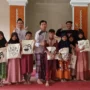 Santunan Yatim yang dilakukan Karrta RW 7 Kelurahan Maleer sebagai hasil dari kergiatan yang dilakukan saat tahun baru. (ist)