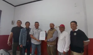 Anggota DPR RI Mulyadi saat menerima aspirasi masyarakat Bogor Selatan. Foto : Sandika Fadilah/Jabarekspres.com