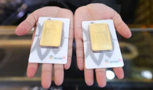 Harga Emas Hari ini Turun Drastis