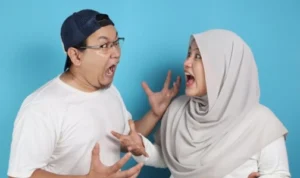 ILUSTRASI: Cara menasehati suami bagi wanita. (freepik)
