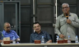 Komisi V saat meninjau UPTD Pengawasan Tenaga Kerja II / Hendrik Muchlison